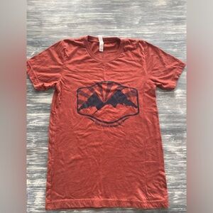 Woman’s T-Shirt sz Small